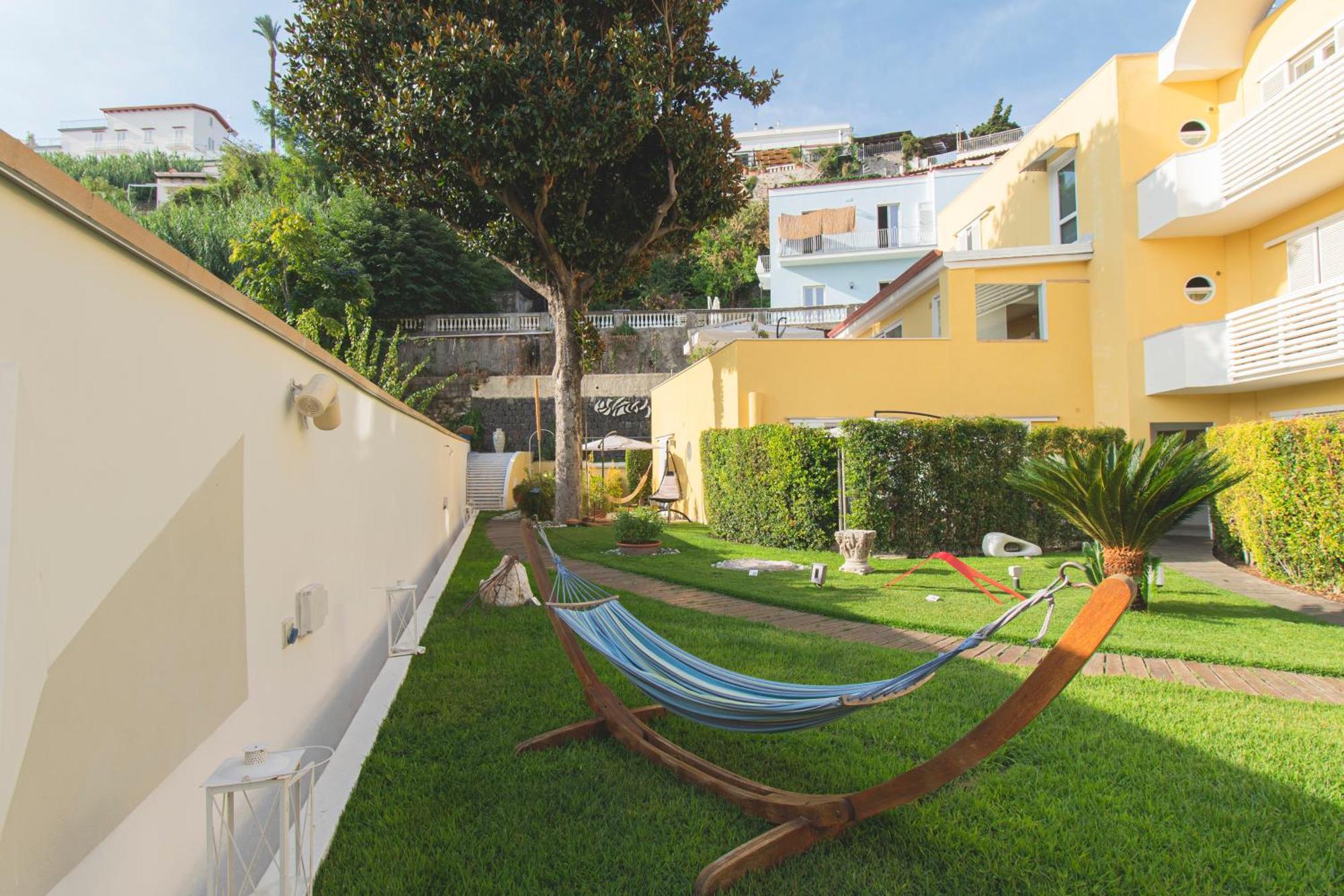 Hotel Marina 10 Design & 4*