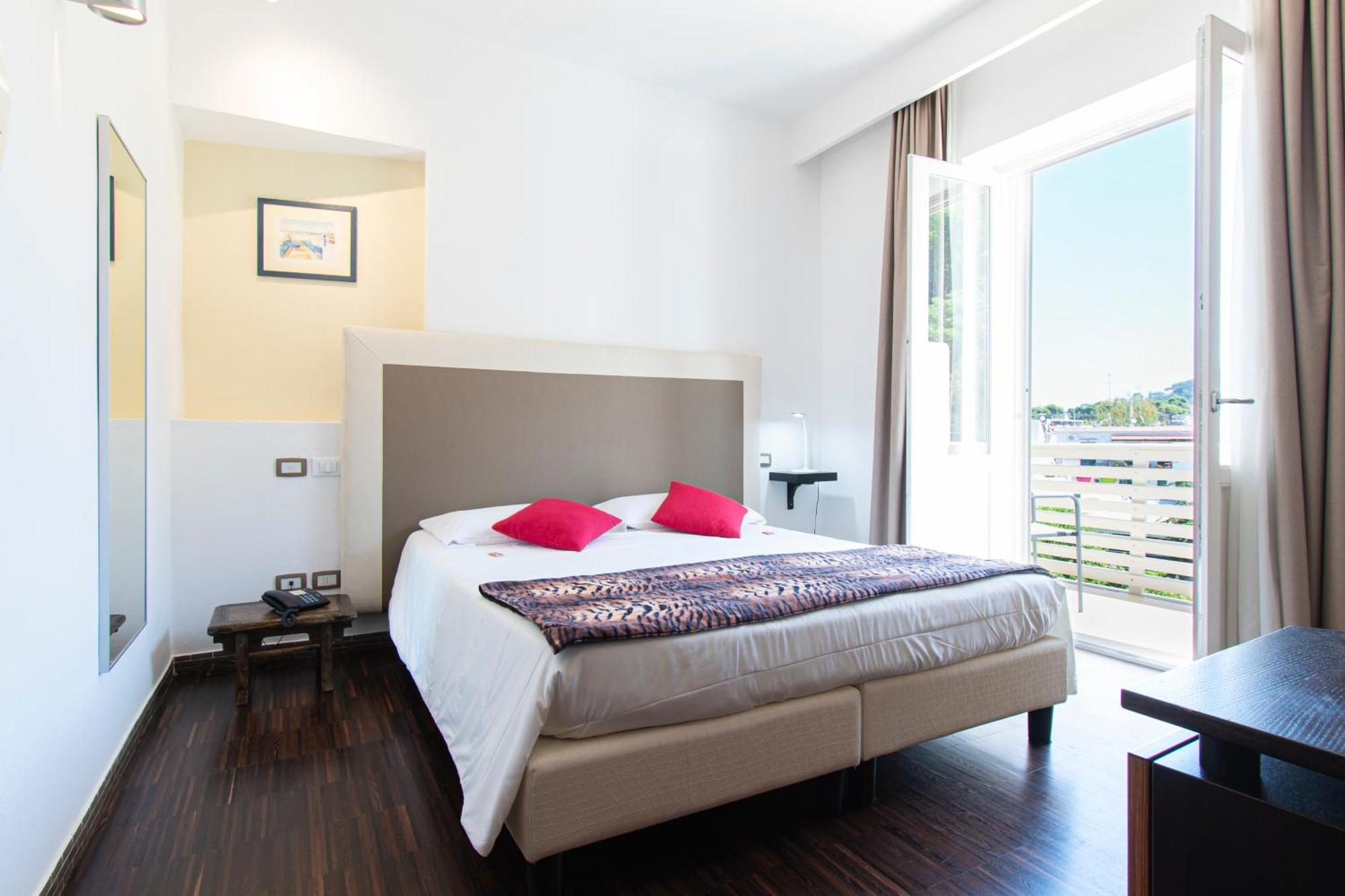 Marina 10 Boutique&design Hotel 4*